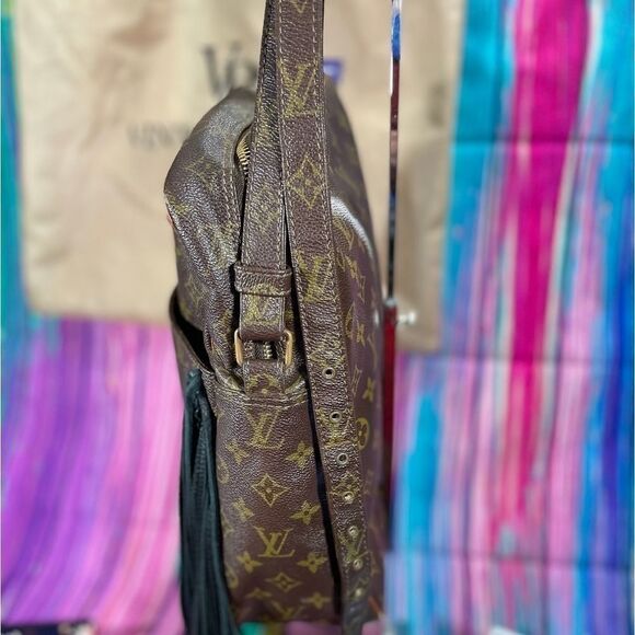 🔷️Louis Vuitton Vintage Boho Bag w/ Fringe - Picture 4 of 12